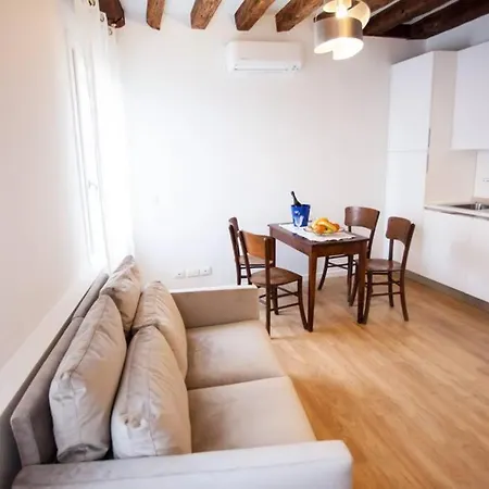 Favola A Венеция