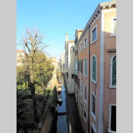 アパート Favola A